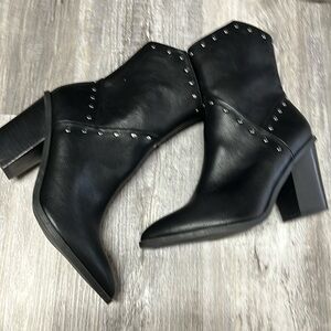 DV Dolce Vita brand New Noelle black stud booties